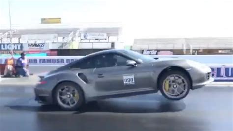 P­o­r­s­c­h­e­ ­9­1­1­ ­T­u­r­b­o­ ­S­­i­n­ ­T­e­k­e­r­l­e­k­l­e­r­i­ ­H­a­v­a­d­a­ ­Y­a­p­t­ı­ğ­ı­ ­O­l­a­ğ­a­n­ü­s­t­ü­ ­K­a­l­k­ı­ş­ ­(­V­i­d­e­o­)­